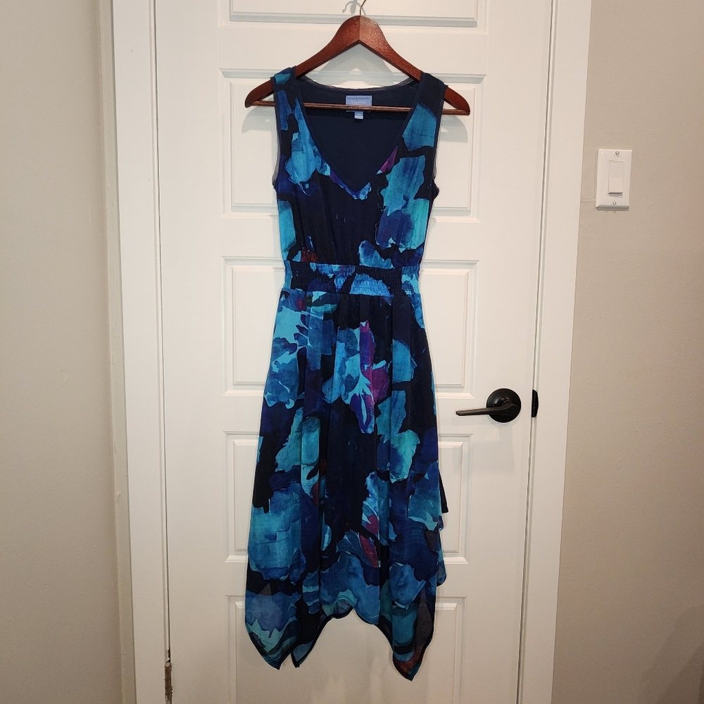 XSP Vera Wang Simply Vera Floral Asymmetrical Handkerchief Hem Sleeveless Dress - Picture 2 of 9
